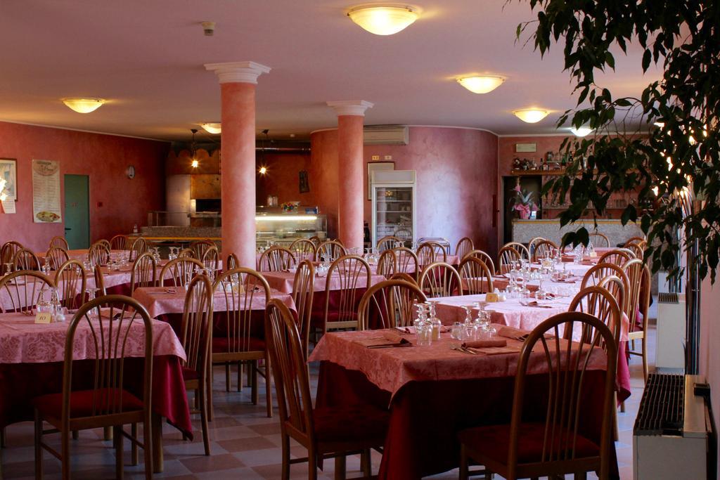 Hotel Monumento Certosa di Pavia Bagian luar foto