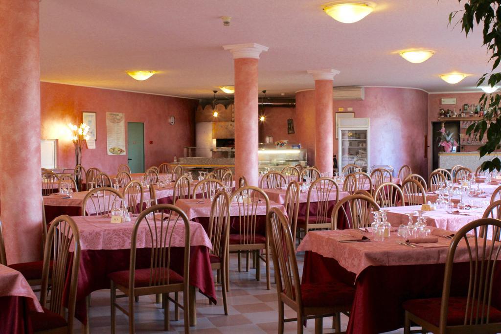 Hotel Monumento Certosa di Pavia Bagian luar foto