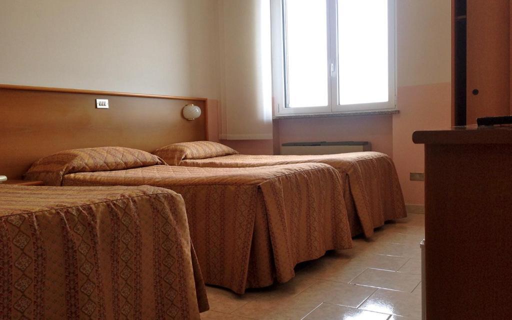 Hotel Monumento Certosa di Pavia Ruang foto