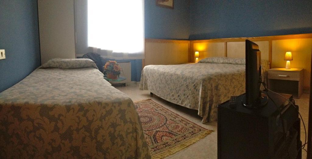 Hotel Monumento Certosa di Pavia Ruang foto