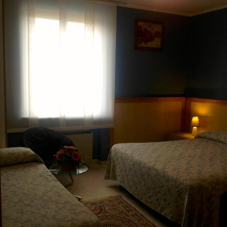 Hotel Monumento Certosa di Pavia Ruang foto